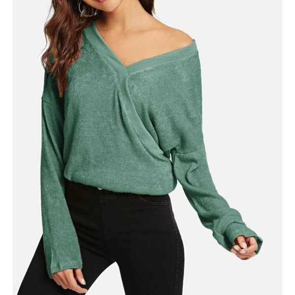 VIVA BOUTIQUE Sweaters - 🔥FINAL SALE🔥VIVA | Green V-neck Solid Sweater